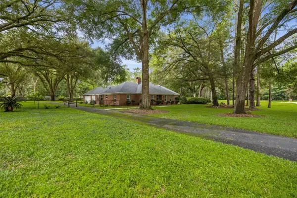 11207 NW 14TH AVE, Gainesville, FL 32606