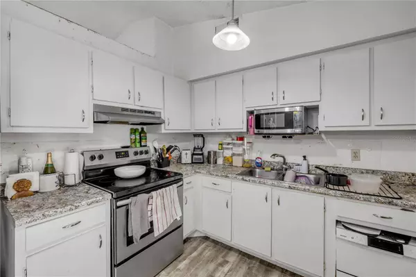 5325 BROKEN PINE CIR, Orlando, FL 32818