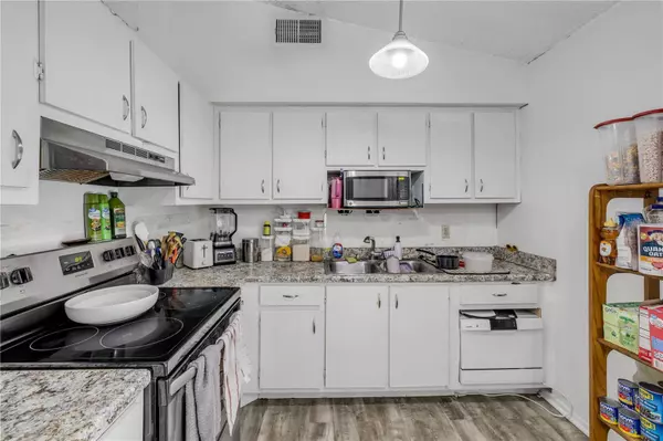 5325 BROKEN PINE CIR, Orlando, FL 32818