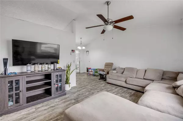 5325 BROKEN PINE CIR, Orlando, FL 32818