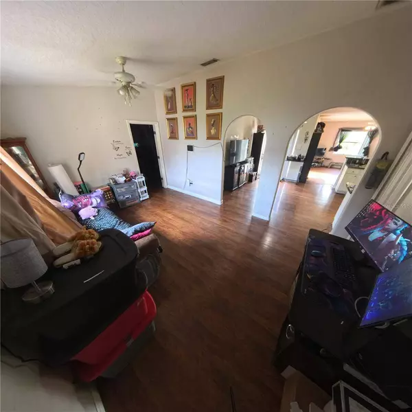 706 N RENNES CT, Kissimmee, FL 34759