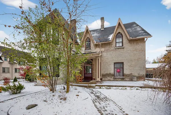64 High ST, Barrie, ON L4N 1W4