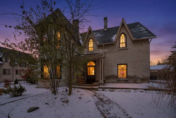 64 High ST, Barrie, ON L4N 1W4