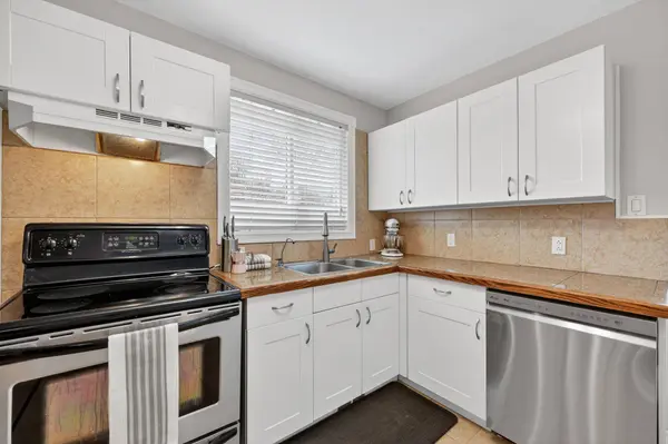 122 Septonne AVE, Newmarket, ON L3Y 2W3