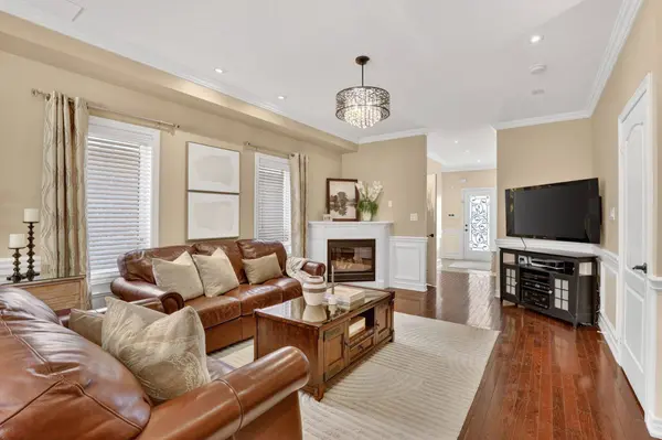 22 Ozner CRES, Vaughan, ON L4H 0E2