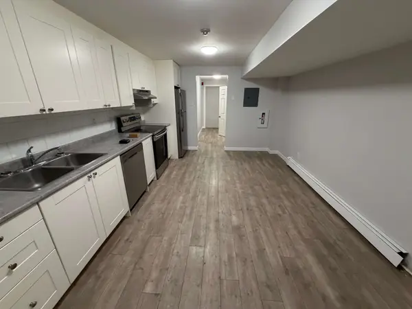 10 Mosley ST #2B, Aurora, ON L4G 1G6