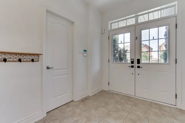 535 Foxcroft BLVD, Newmarket, ON L3X 3L6