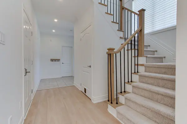 535 Foxcroft BLVD, Newmarket, ON L3X 3L6