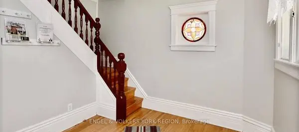 127 Burton AVE, Barrie, ON L4N 2R6
