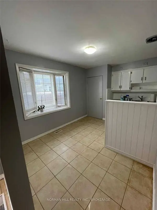 124 Septonne AVE #Main, Newmarket, ON L3Y 2W3