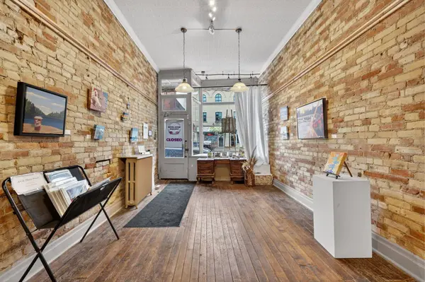 15210 Yonge ST, Aurora, ON L4G 1L9