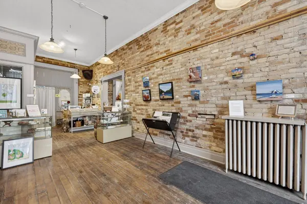 15210 Yonge ST, Aurora, ON L4G 1L9