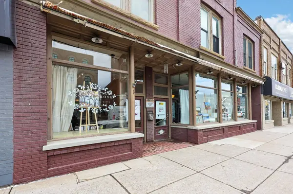 15210 Yonge ST, Aurora, ON L4G 1L9