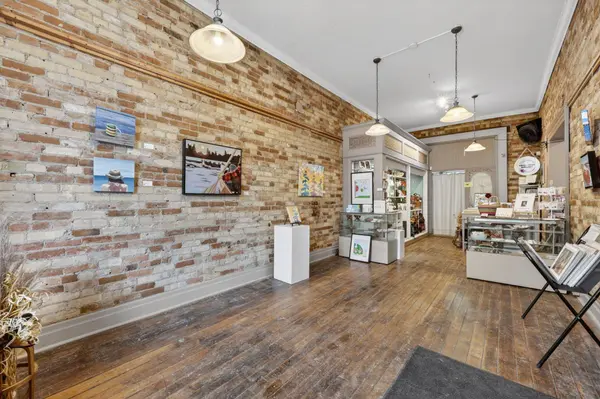 15210 Yonge ST, Aurora, ON L4G 1L9