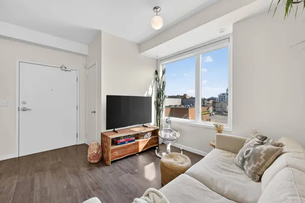 300 Alex Gardner CIR #42, Aurora, ON L4G 3G5