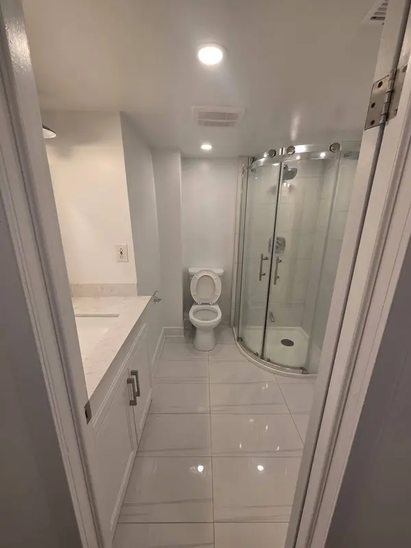 37 Newbury DR #Basement, Newmarket, ON L3Y 4P9