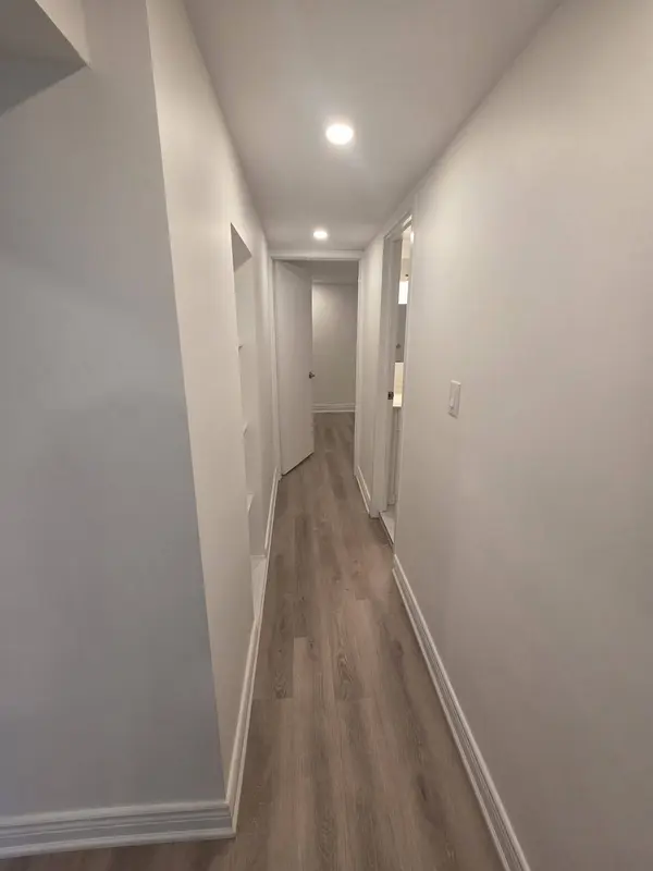37 Newbury DR #Basement, Newmarket, ON L3Y 4P9
