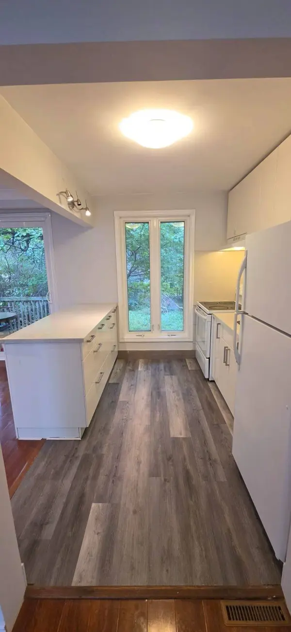 171 Brighton AVE, Toronto C06, ON M3H 4E3