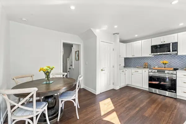8 Wright Ct, Kingston, MA 02364