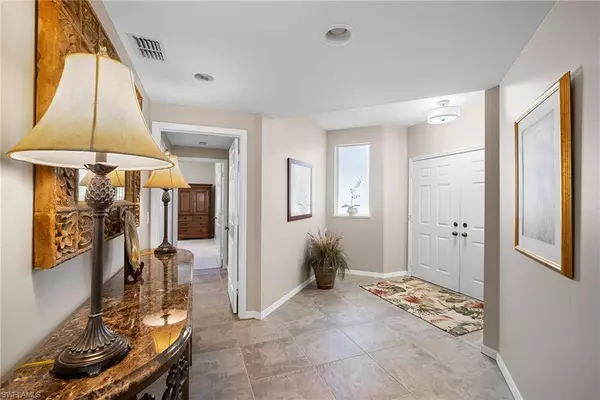 760 Waterford DR #104, Naples, FL 34113