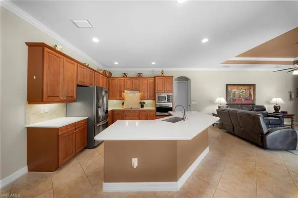 10053 Lions Bay CT, Naples, FL 34120