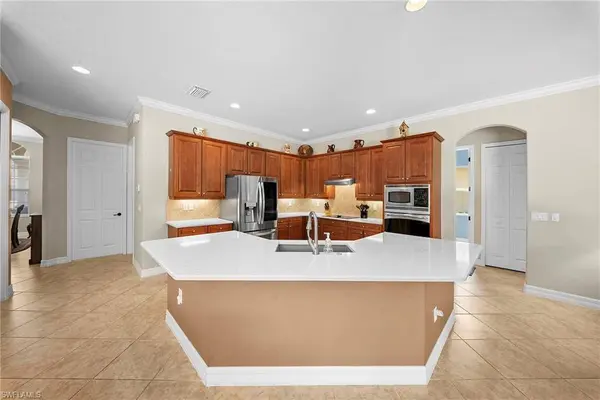 10053 Lions Bay CT, Naples, FL 34120