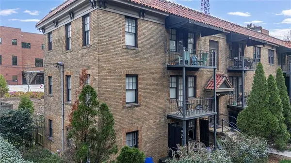 677 Somerset TER NE #2D, Atlanta, GA 30306