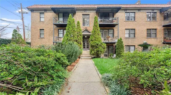677 Somerset TER NE #2D, Atlanta, GA 30306