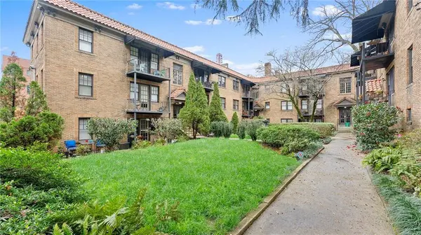677 Somerset TER NE #2D, Atlanta, GA 30306