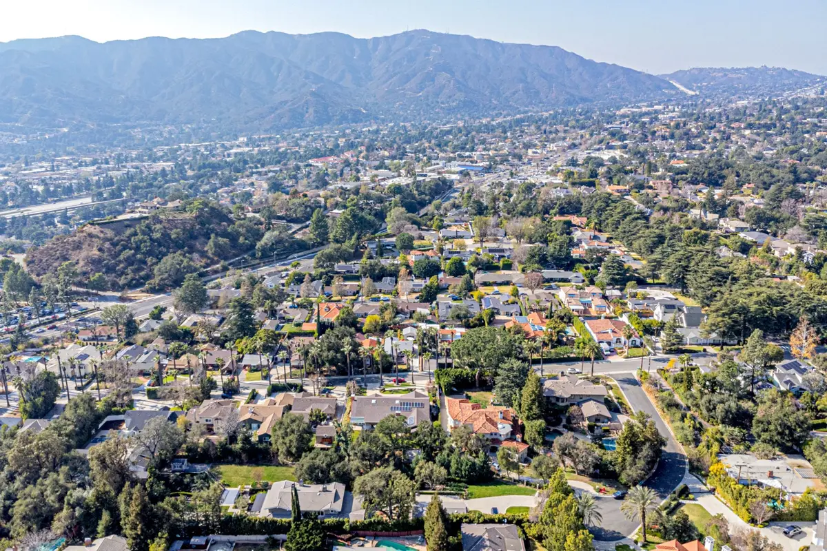 AdobeStock_1401722733 - La Canada Flintridge