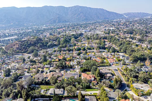 AdobeStock_1401722733 - La Canada Flintridge