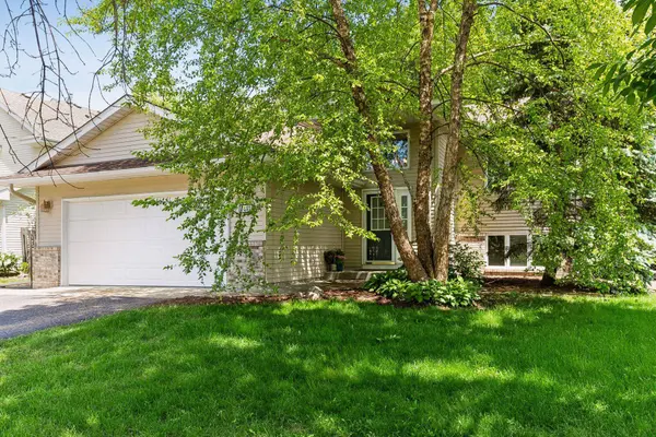 1417 Mcknight CIR, Victoria, MN 55386