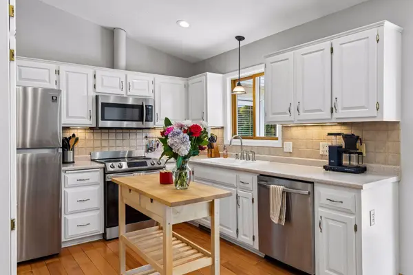 1417 Mcknight CIR, Victoria, MN 55386