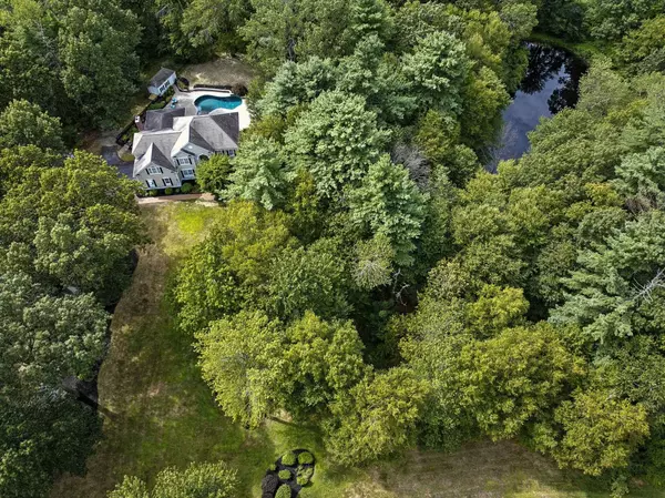 4 Brushwood DR, Atkinson, NH 03811