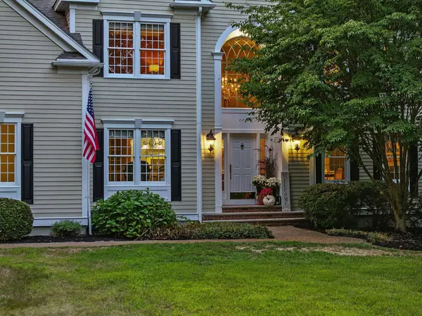 4 Brushwood DR, Atkinson, NH 03811