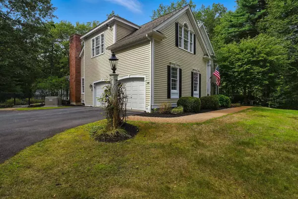 4 Brushwood DR, Atkinson, NH 03811