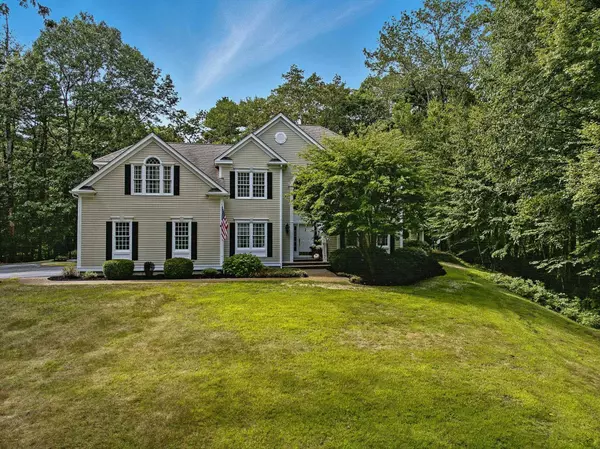 4 Brushwood DR, Atkinson, NH 03811