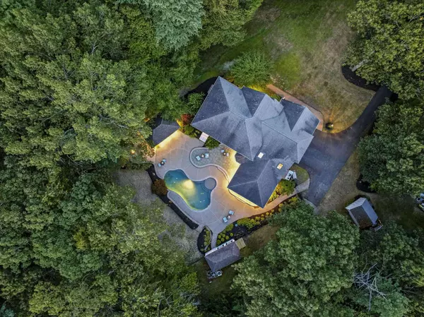 4 Brushwood DR, Atkinson, NH 03811