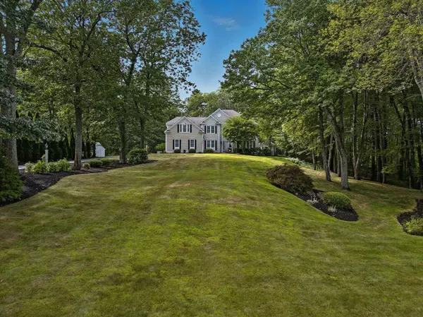 4 Brushwood DR, Atkinson, NH 03811