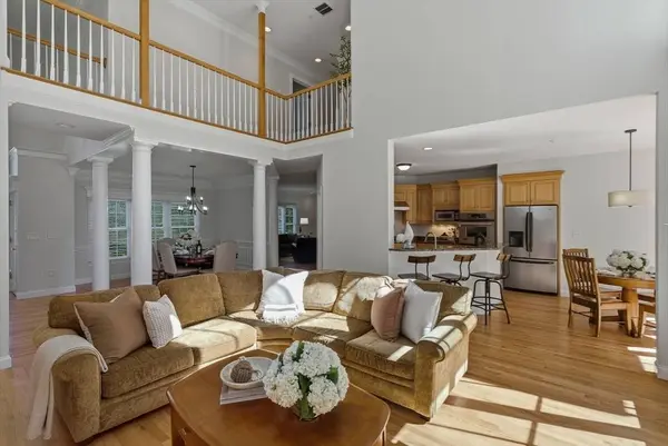 72 Sterling Ln, North Andover, MA 01845