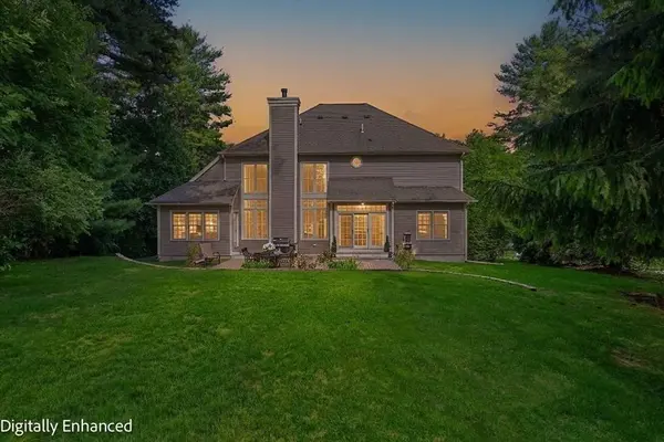 72 Sterling Ln, North Andover, MA 01845