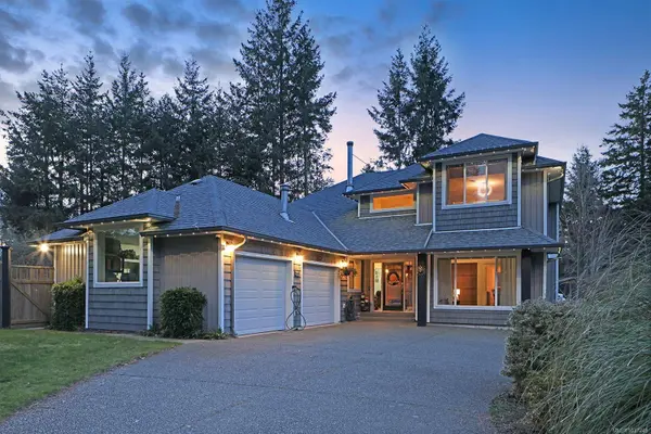 1669 Essex Pl, Comox, BC V9M 4C6