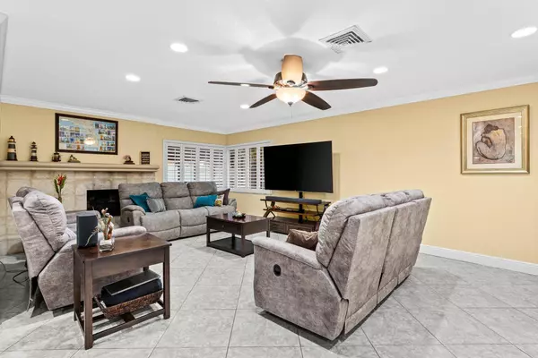 1540 SW 56th AVE, Plantation, FL 33317