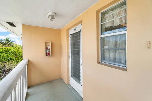 108 NE 20th AVE NE #201, Boynton Beach, FL 33435