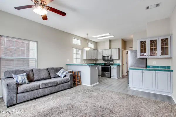 1126 W Caminito Mio, Sahuarita, AZ 85629