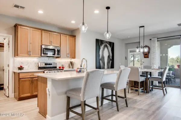 1348 E Basalt Dr, Green Valley, AZ 85614