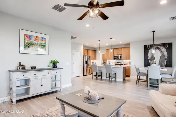1348 E Basalt Dr, Green Valley, AZ 85614