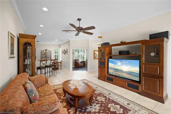 6819 Old Banyan WAY, Naples, FL 34109