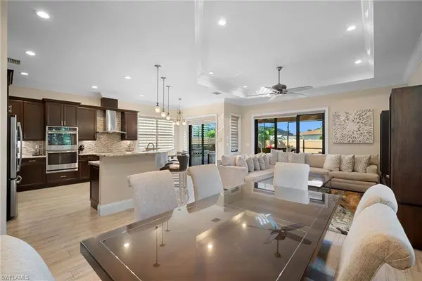 699 98th AVE N, Naples, FL 34108