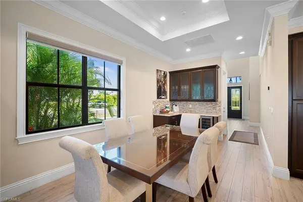 699 98th AVE N, Naples, FL 34108